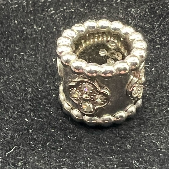 COPY - Flower Pendant VCA - small - Picture 2 of 9